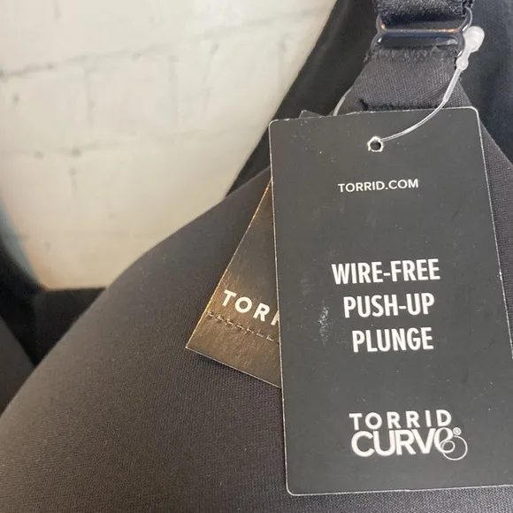 TORRID 360 XO BACK SMOOTHING WIRE-FREE PUSH-UP PLUNGE BRA 42 DDD NWT Everday